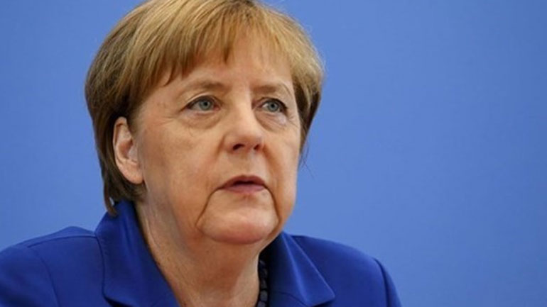 Οι Χριστιανοκοινωνιστές αποφασίζουν αν θα δώσουν προθεσμία στη Μέρκελ προκειμένου να αλλάξει ο κανονισμός ασύλου