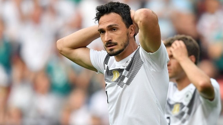 «Καρφιά» Χούμελς για Λεβ