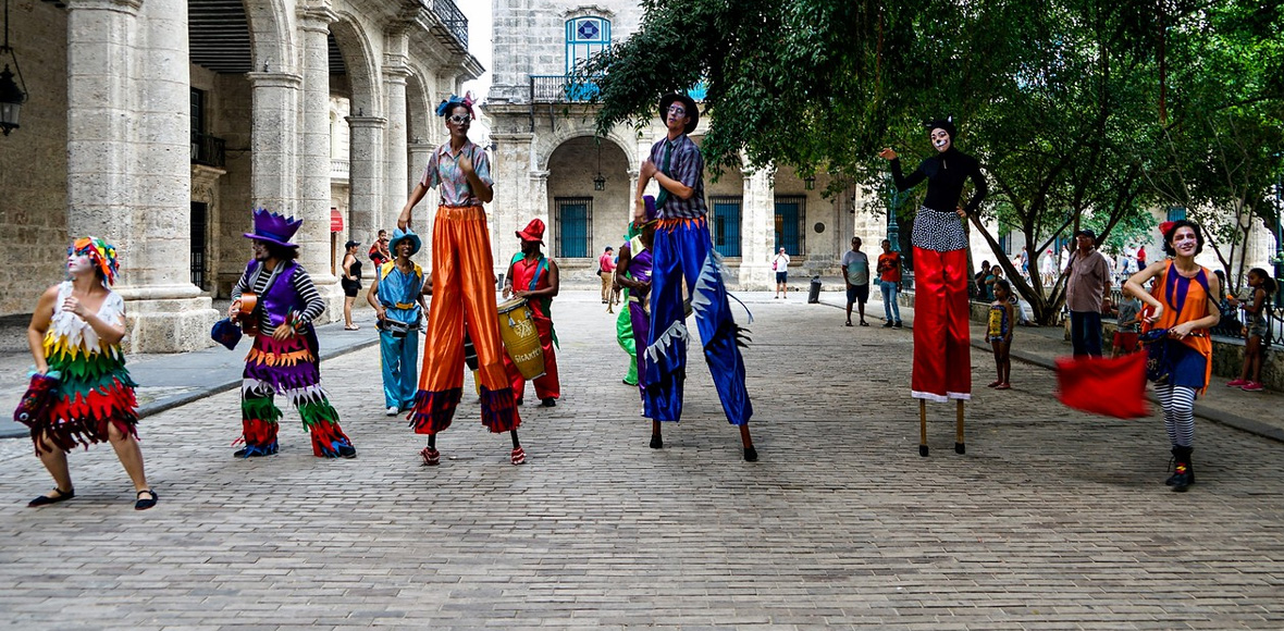 Μία χώρα όλο χρώμα!