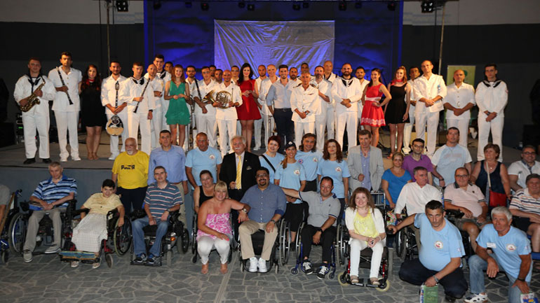 Αποθεώθηκε η Μπάντα του Πολεμικού Ναυτικού στον Βόλο – Αφιέρωμα στον Σταύρο Ξαρχάκο