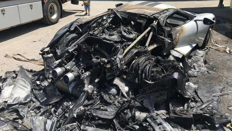 Κάηκε εκπληκτικό supercar αξίας 400.000 ευρώ