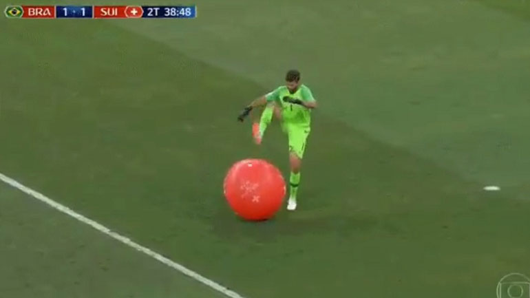 Το μπαλόνι πήρε… εκδίκηση από τον Άλισον