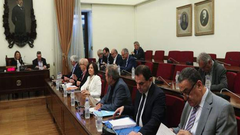Ένταση στην Επιτροπή Θεσμών και Διαφάνειας στην ακρόαση της Παπασπύρου