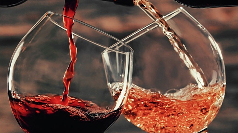 Πόσα χρόνια ζωής σου στερεί ένα ποτήρι κρασί ή μπίρα;
