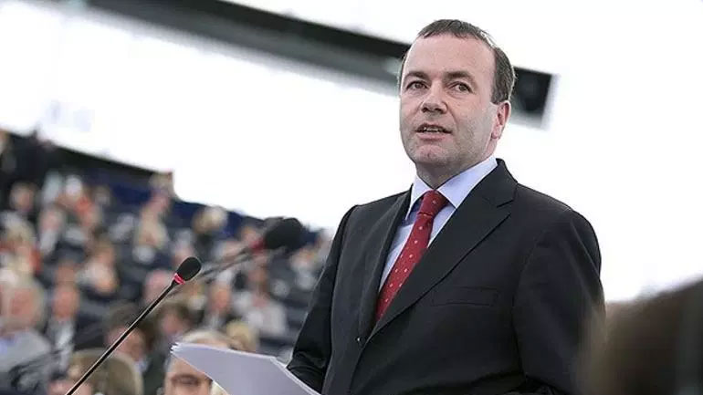 Βέμπερ: «Η μεταναστευτική πολιτική θα είναι το αποφασιστικό θέμα των Ευρωεκλογών»