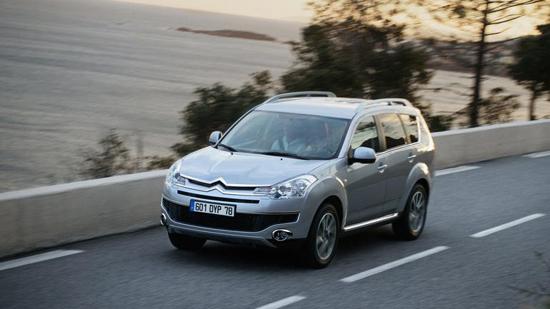 Ανακαλούνται 178 αυτοκίνητα Citroen C-Crosser στην Ελλάδα Ανακαλούνται 178 αυτοκίνητα Citroen C-Crosser στην Ελλάδα