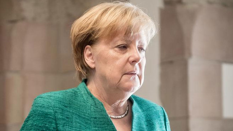 Deutsche Welle: Η CSU κατηγορεί τη Μέρκελ για συνδιαλλαγή στο προσφυγικό