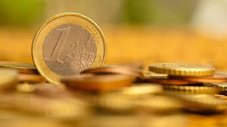 Yποχωρεί το ευρώ στην αγορά συναλλάγματος