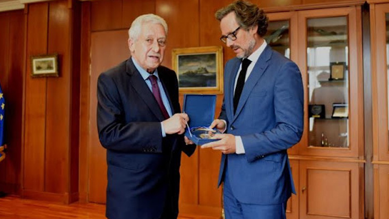 Με τον Γερμανό πρέσβη συναντήθηκε ο αν. υπουργός Εθνικής Άμυνας, Φ. Κουβέλης