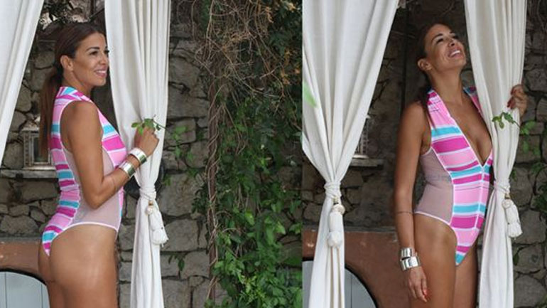 Ελένη Χατζίδου: Αρετουσάριστες φωτογραφίες με μαγιό από τις διακοπές της στη Λευκάδα