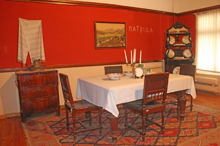 Εκτός από τον ιστορικό του χαρακτήρα, το μουσείο παρουσιάζει και λαογραφικό ενδιαφέρον