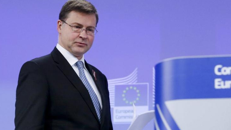 Ντομπρόβσκις: «Ιστορική» στιγμή για την Ελλάδα η χθεσινή απόφαση του Eurogroup