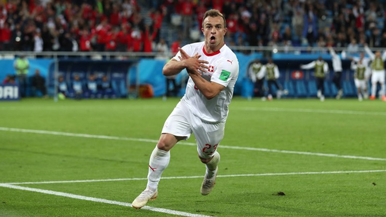 Στις καθυστερήσεις με ανατροπή η Ελβετία, 2-1 τη Σερβία