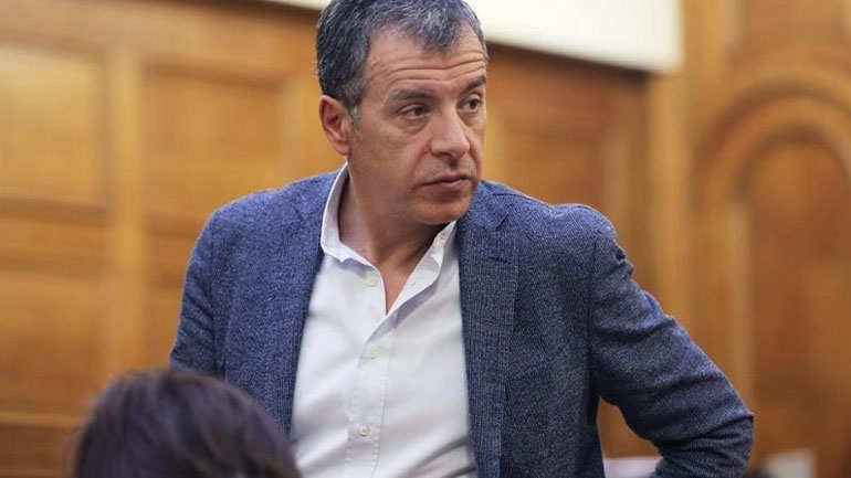 Θεοδωράκης: «Οι μεγάλες και μικρές επενδύσεις θα φέρουν την έξοδο από την κρίση»