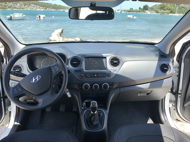 Νεανικό εσωτερικό με υψηλή ποιότητα συναρμογής και οθόνη 7’’