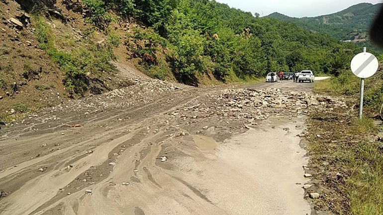 H παλιά εθνική έγινε… ποτάμι