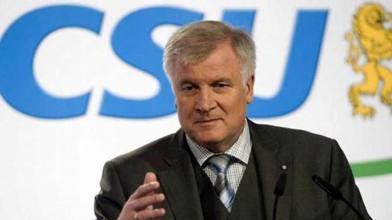 Ζέεχοφερ: Ο «πονοκέφαλος» της ‘Αγγελα Μέρκελ που “φλερτάρει” με τους ψηφοφόρους του ακροδεξιού AfD