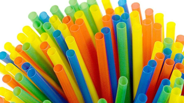 ΗΠΑ: Το Πόρτλαντ η επόμενη πόλη που απαγορεύει τα πλαστικά καλαμάκια