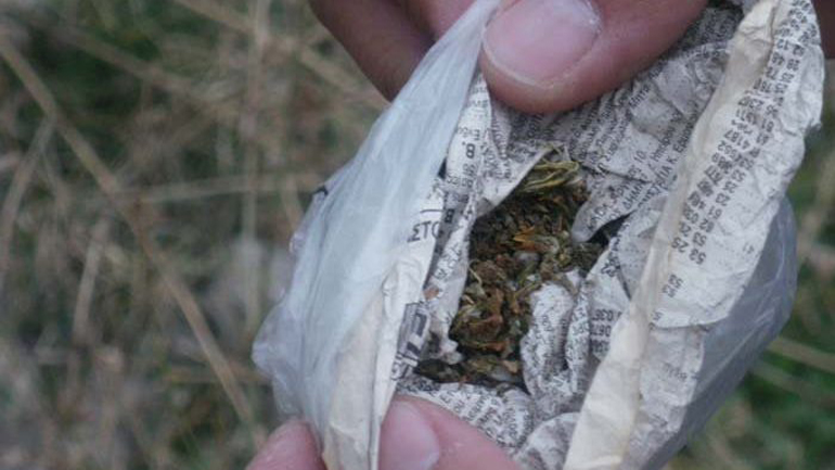 Πήγαν Μάταλα με το… χασίς στις τσέπες