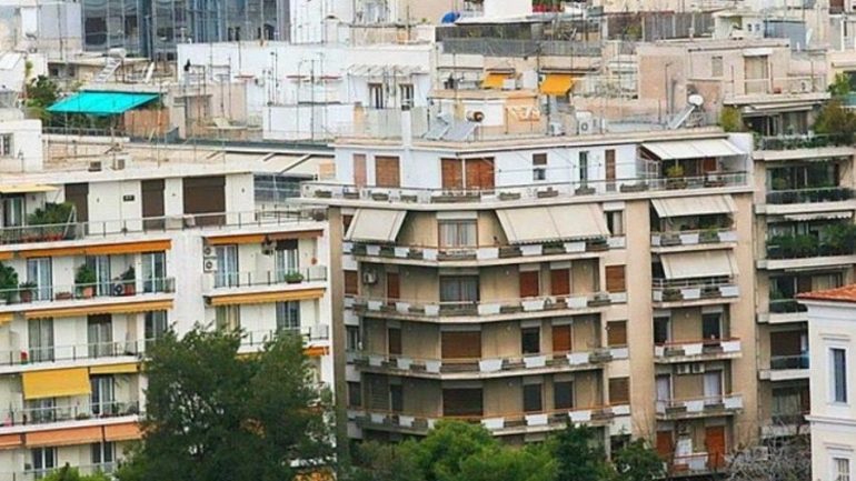 Φωτογραφίζουν τους “στόχους” παριστάνοντας τους υπαλλήλους που … κάνουν τη δουλειά τους