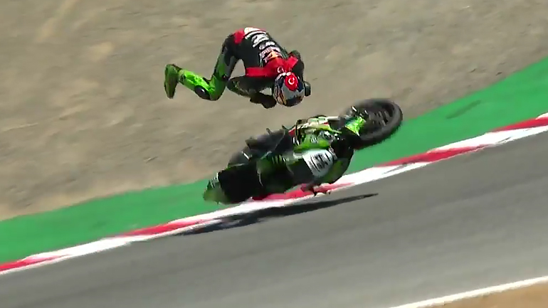WSBK 2018: Τρομακτικό highsiding στη Laguna Seca