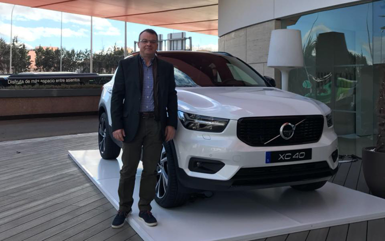 O διευθυντής πωλήσεων της Volvo Ντίνος Καπουτσής 