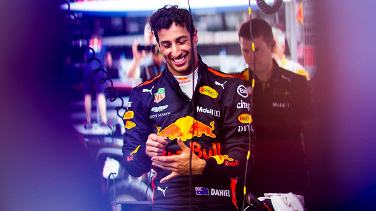Η McLaren στρώνει «χρυσάφι» στα πόδια του Ricciardo