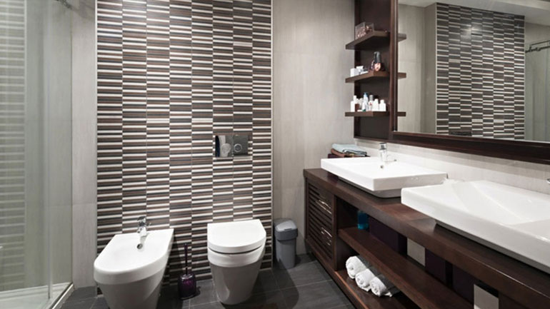 Πώς να μη μυρίζει άσχημα ένα μπάνιο χωρίς παράθυρα και εξαερισμό