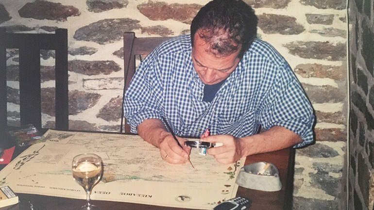 Χάρης Τζίκας: Ένας Λαρισαίος που φτιάχνει χάρτες όπως στον… Μεσαίωνα