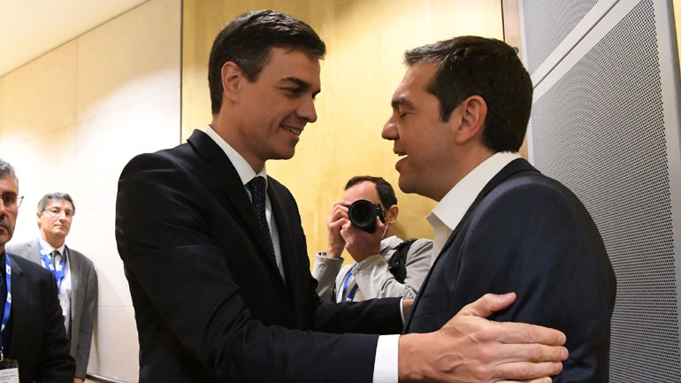 Ο Σάντσεθ συνεχάρη τον Τσίπρα για τη συμφωνία με την ΠΔΓΜ