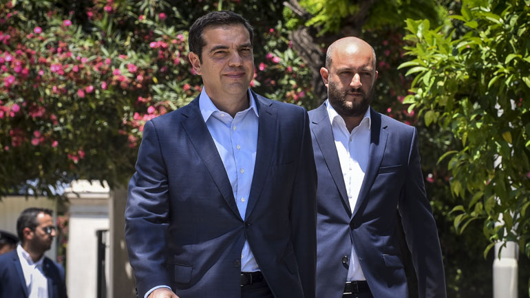 Στο Λονδίνο ο Αλ. Τσίπρας – Συναντήσεις με Μέι και Κόρμπιν