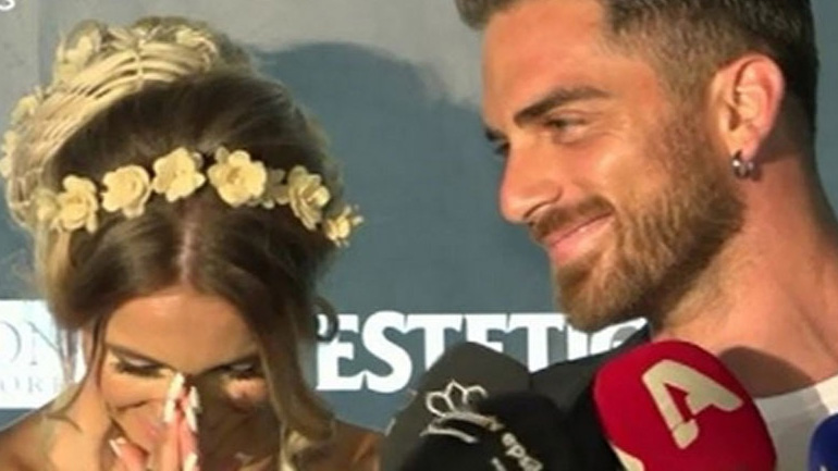 Η αντίδραση της Αθηνάς στη δήλωση του Δώρου για τη σχέση τους! Η αντίδραση της Αθηνάς στη δήλωση του Δώρου για τη σχέση τους!