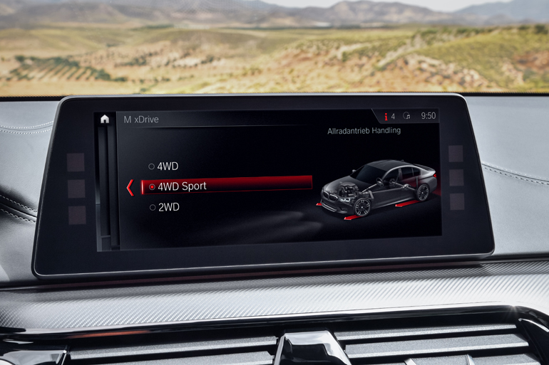 Οι ρυθμίσεις περιλαμβάνουν τετρακίνηση, τετρακίνηση... Sport και πίσω κίνηση