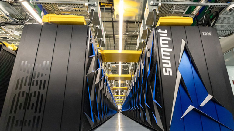 Οι ΗΠΑ έχουν και πάλι τον ισχυρότερο υπερυπολογιστή