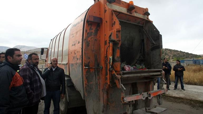 Νεκρός υπάλληλος καθαριότητας στο Κορωπί από τσίμπημα σφήκας