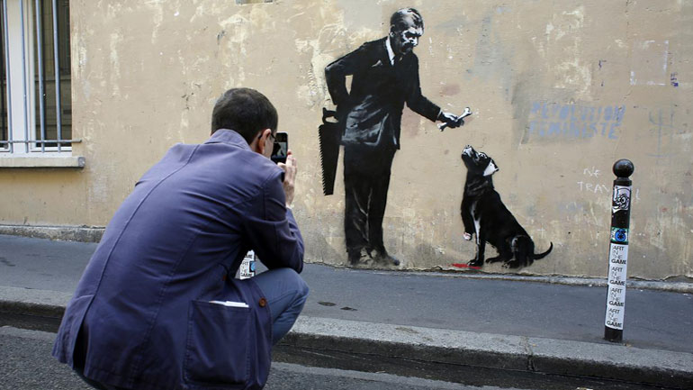 Ο Banksy αιφνιδιάζει τους Παριζιάνους