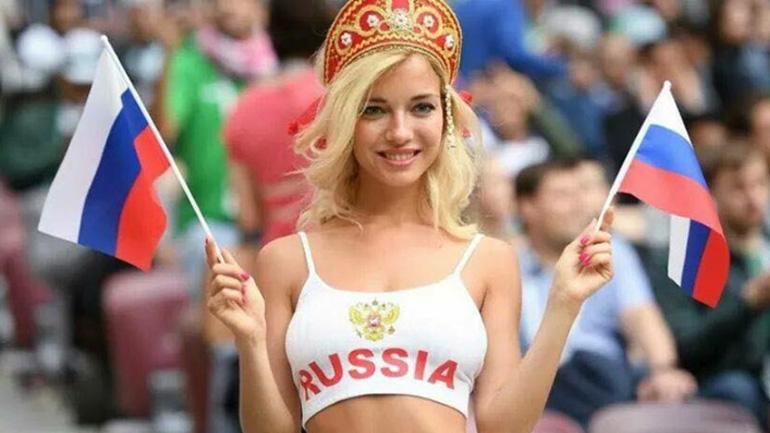 Πορνοστάρ η πιο διάσημη φίλαθλος στο Μουντιάλ ’18