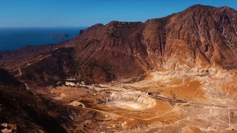 Γνωρίστε τα ηφαίστεια της χώρας μας από ψηλά