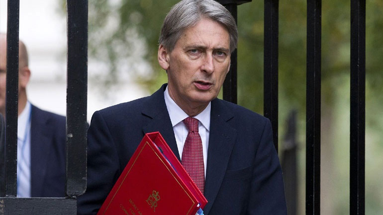 Ο Βρετανός ΥΠΟΙΚ τονίζει τη δέσμευση του Λονδίνου στο «ελεύθερο και ανοικτό εμπόριο»