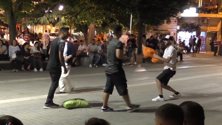 Μαξιλαροπόλεμος στην Κοζάνη – Astathios Team