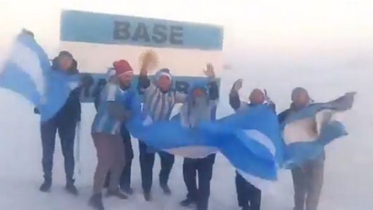 Η πρόκριση της Αργεντινής πανηγυρίστηκε ακόμα και στην Ανταρκτική!