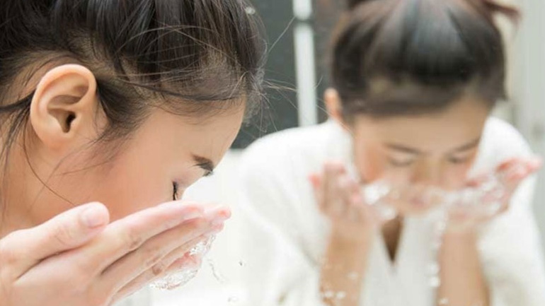 Αυτή είναι η beauty routine που πρέπει να κάνεις κάθε πρωί!