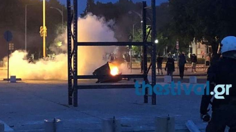 Θεσσαλονίκη: Νέα αναβολή για τους πέντε που συνελήφθησαν για τα επεισόδια έξω από τη ΔΕΘ