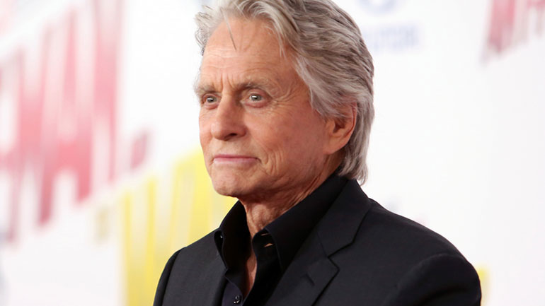 Ο Μάικλ Ντάγκλας στηρίζει το κίνημα #MeToo παρά τις κατηγορίες εναντίον του