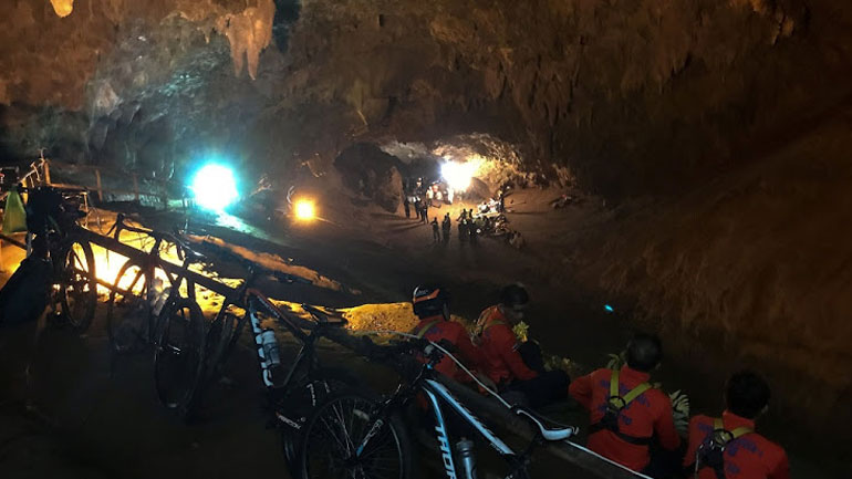 Ταϊλάνδη: Συνεχίζονται οι έρευνες για τον εντοπισμό των 12 παιδιών που έχουν εγκλωβιστεί σε σπηλιά