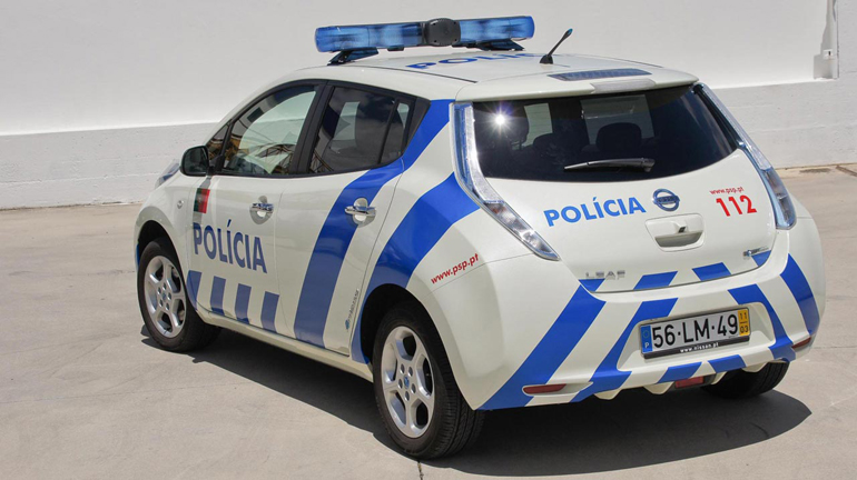 Με σύγχρονα οχήματα η αστυνομία, όπως άλλωστε συμβαίνει σε πολλές χώρες (η φωτό από την Πορτογαλία), θα μπορούσε να μειώσει το κόστος στις μετακινήσεις, την ατμοσφαιρική ρύπανση, την ηχορύπανση και το κόστος στο service...