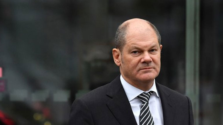 Ο Γερμανός ΥΠΟΙΚ δεν αποκλείει την εξεύρεση λύσης στην ενδοκυβερνητική κρίση εξαιτίας του προσφυγικού