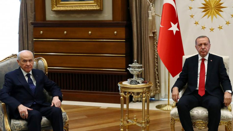 Sabah: Ερντογάν και Μπαχτσελί συμφώνησαν να μην παρατείνουν την κατάσταση έκτακτης ανάγκης