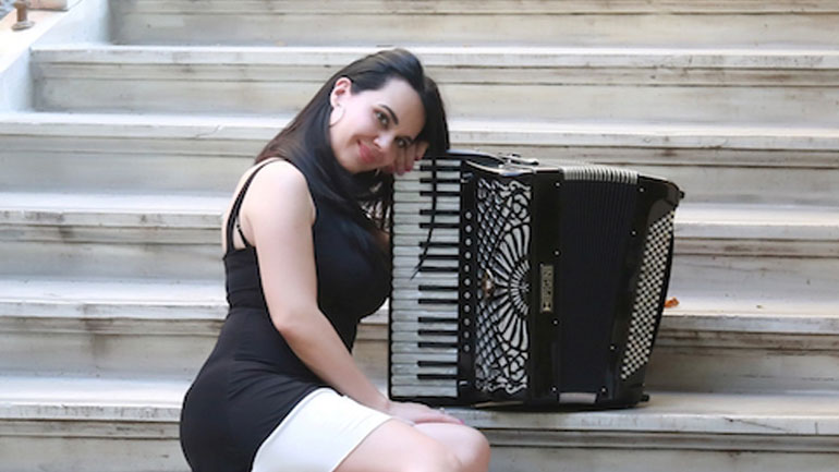 Ακρόαση για το «Έτσι είν’ η…Ζωή» της Ζωής Τηγανούρια