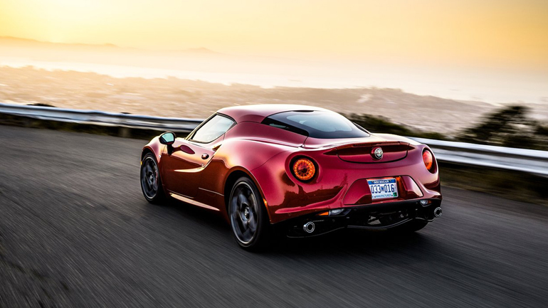 Καταργείται η Alfa Romeo 4C Coupe